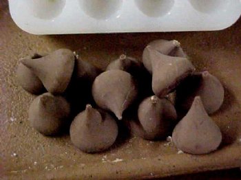 Chocolate Drop Embeds 25 Cavity Silicone Mold 5049
