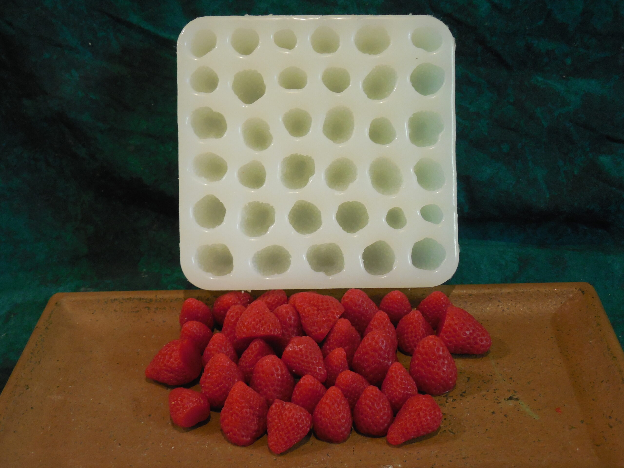 Silicone mold, Natural strawberry, half, 3 pcs., Modeling tools of berry  for home decor