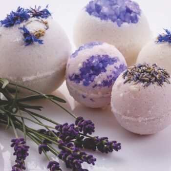 Bath Bombs with Natural Ingredients.