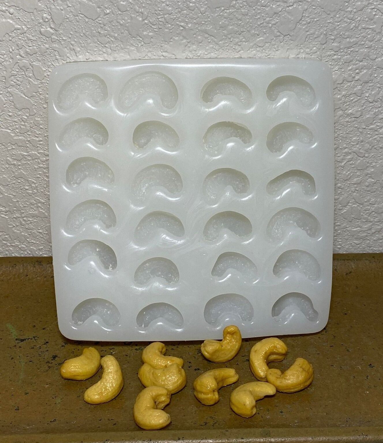 Whole Cashew 24 Cavity Silicone Mold 5065 Van Yulay